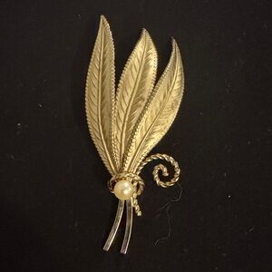 Vintage Gold Ekelund Leaf Brooch w/ Pearl | Floral Botanical Jewelry